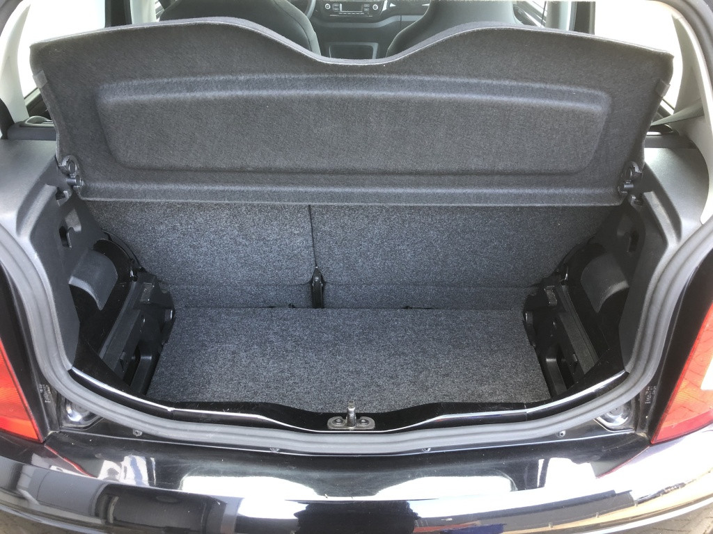 Volkswagen UP! 1.0 move up! bluem.