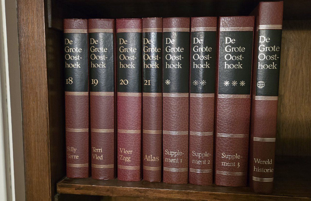 🤎  Oosthoek encyclopedie 26 delig