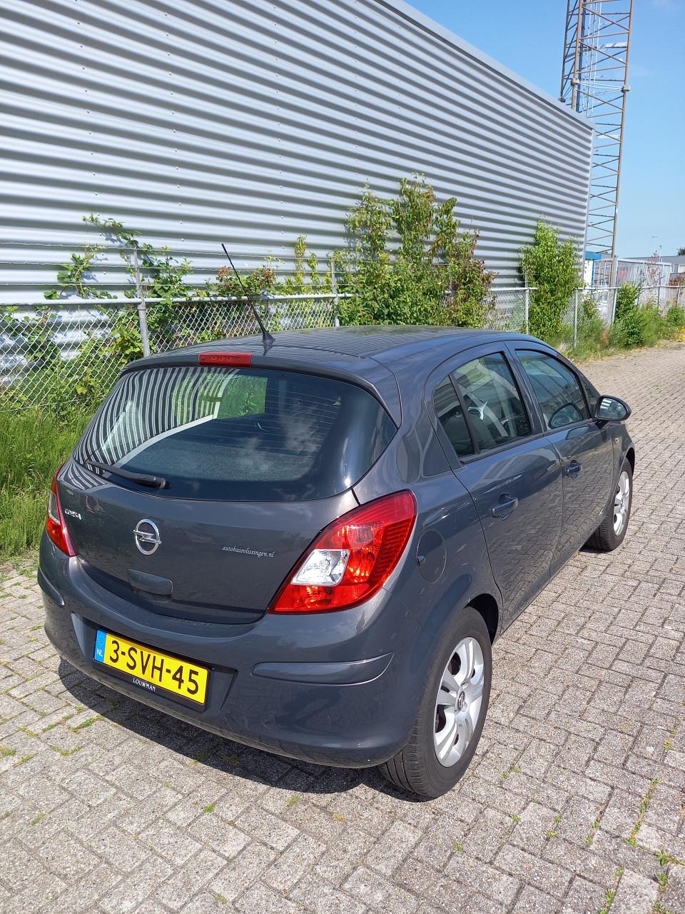 Mooie en zeer goede Opel Corsa AUTOMAAT
