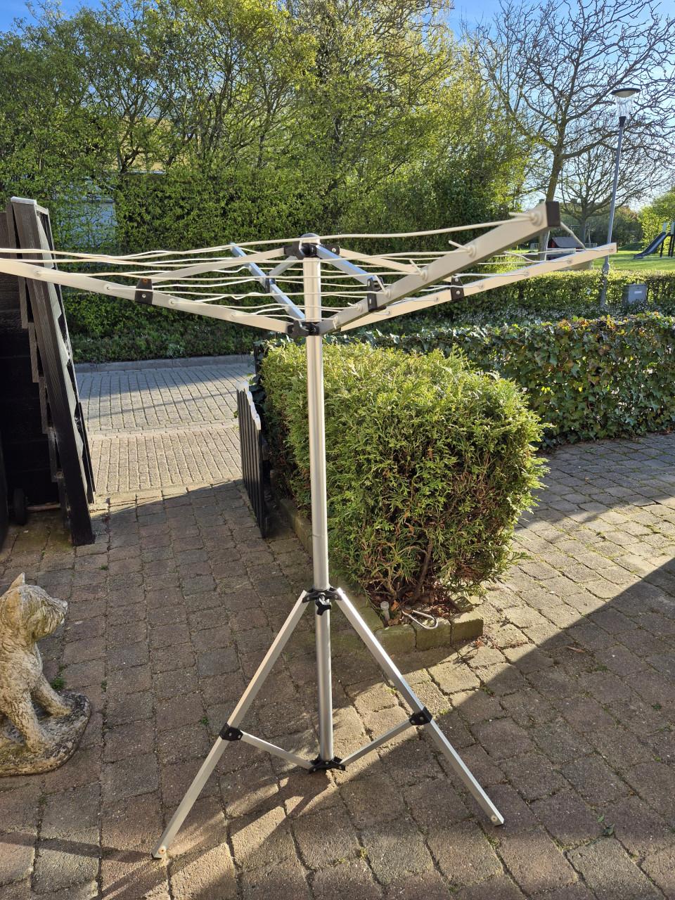 Camping droogmolen in hoes