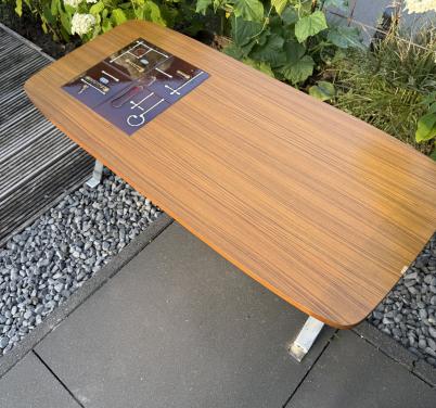 Vintage salontafel met keramiek tegel inleg en chrome onderstel