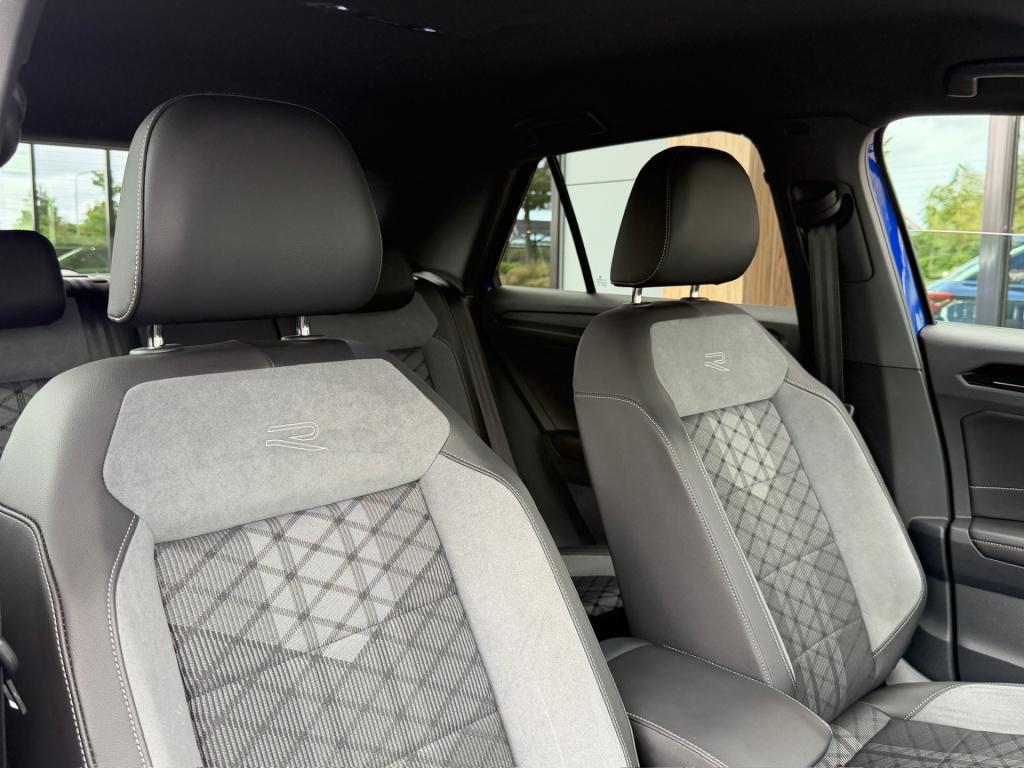 Volkswagen T-roc 1.5 tsi 150pk dsg r-line | trekhaak | camera | keyless | e