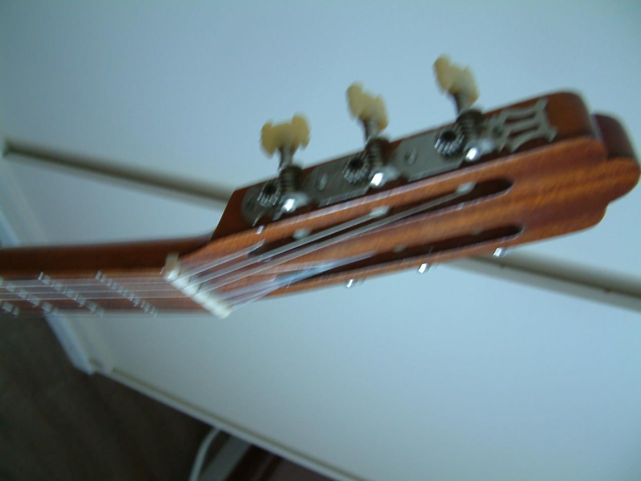 Spaanse gitaar 1 van de bekenste bouwers  klassiek Antonio