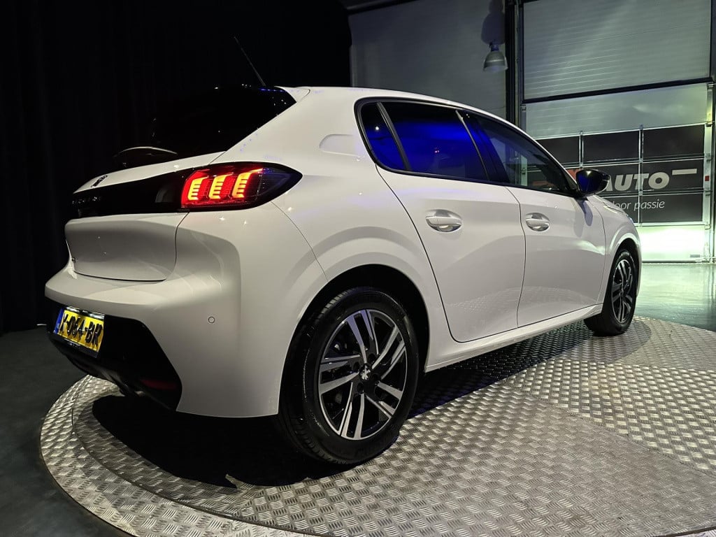 Peugeot 208 1.2 puretech allure pack *camera*keyless*appconnect*