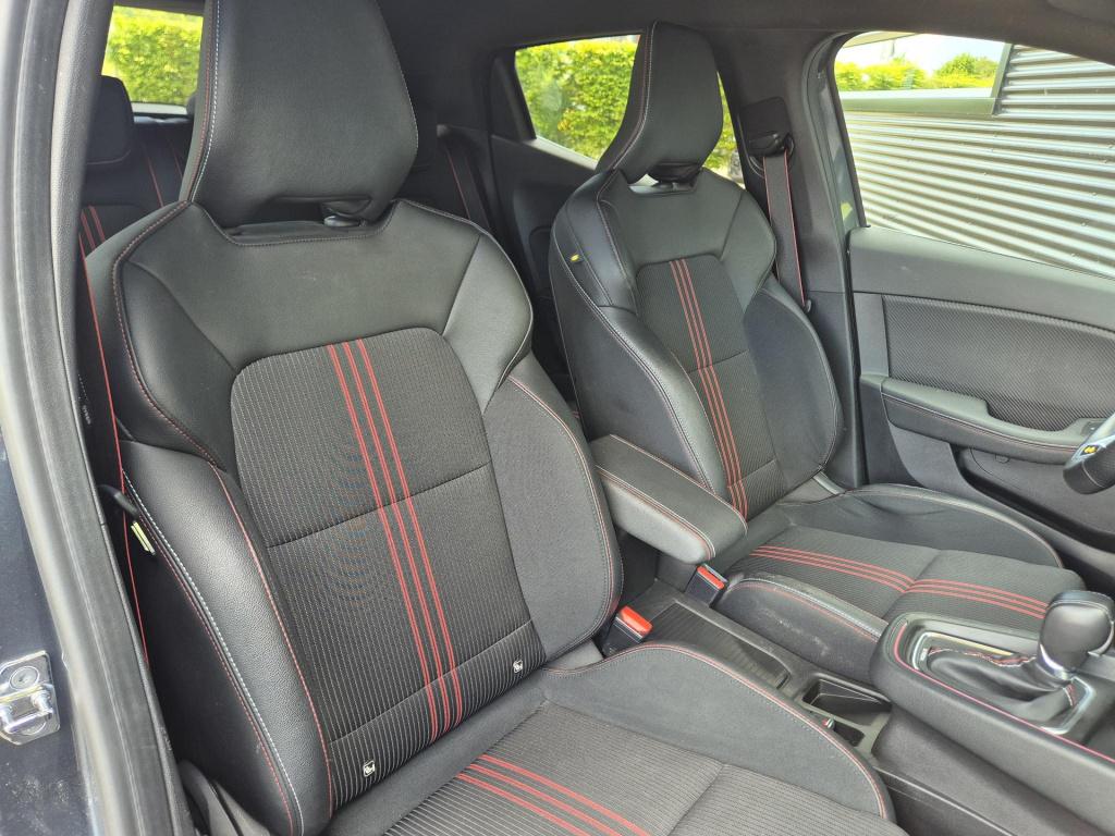 Renault Clio 1.6 e-tech hybrid 140 r.s. line camera, navigatie, all season 