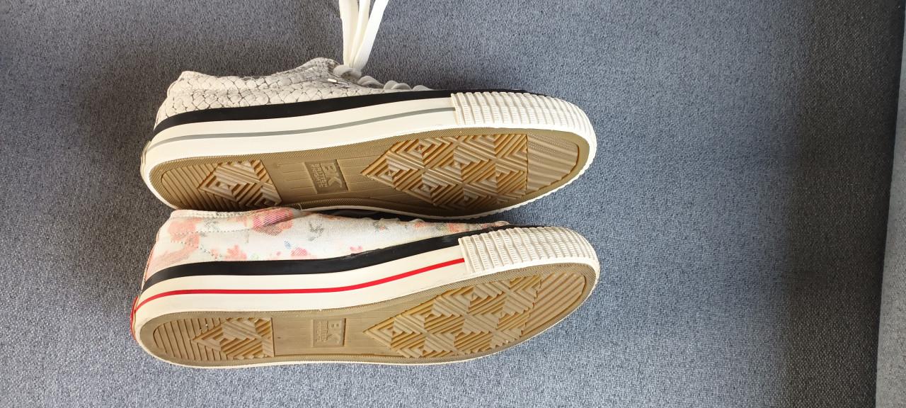2 paar sneakers van het merk BK British Knights