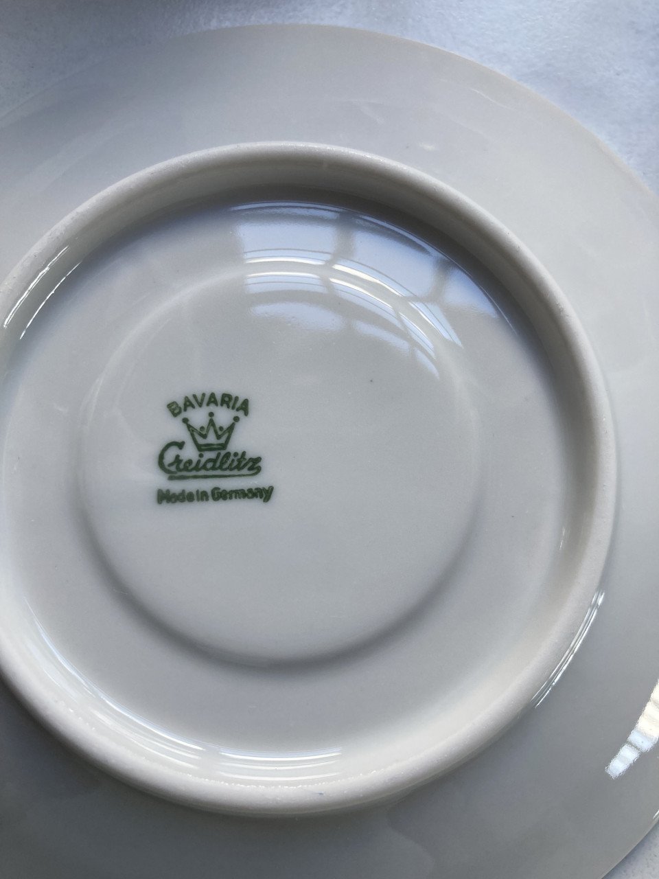 6 witte porseleinen kop en schotels