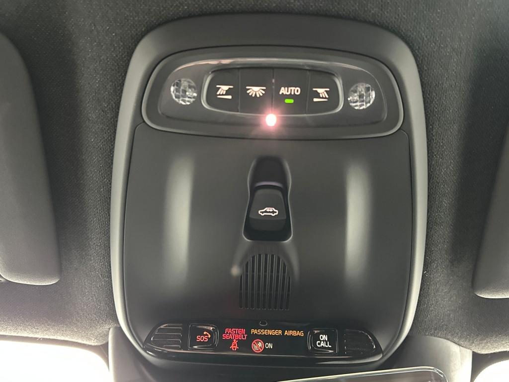 Volvo XC40 t5 262pk recharge ultimate dark | adap.cruise| panodak| trekhaak