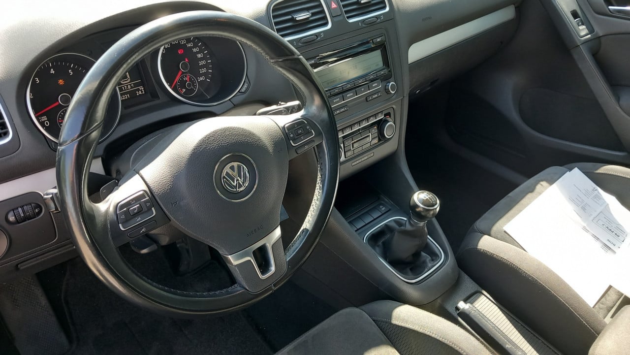 Volkswagen GOLF 1.2 TSI BlueMotion Highline 5deurs bj:2011 airco i.z.g.st