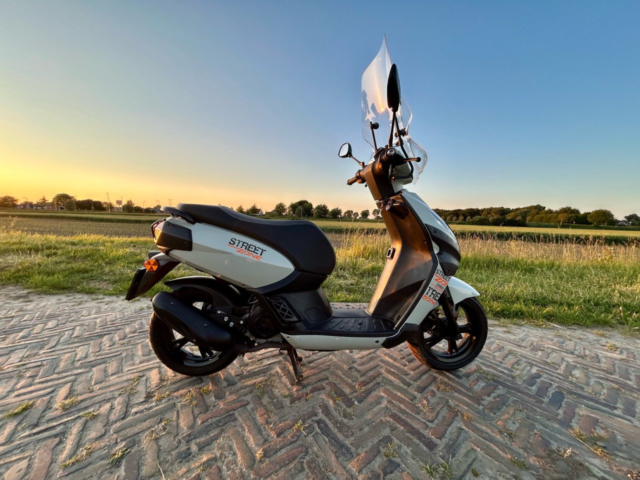 Peugeot Kisbee 50cc 4T 45km/h scooter