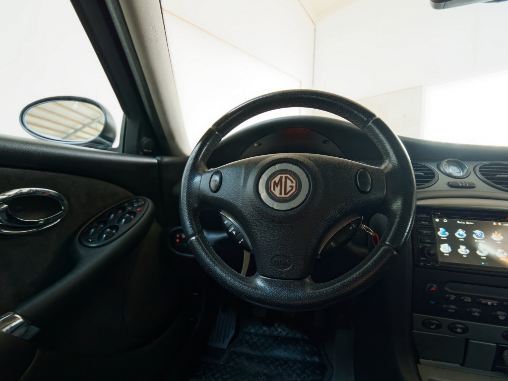 MG ZT 4.6 v8 260
