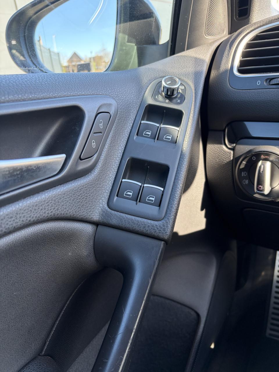 Volkswagen Golf 1.4 TSI CABRIO  160PK 7-DSG 2011 Zwart met achteruitrijcam.