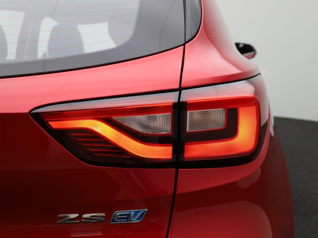 MG Zs Ev mg luxury 45 kwh | automaat | panoramadak | leder | navigatie | ai