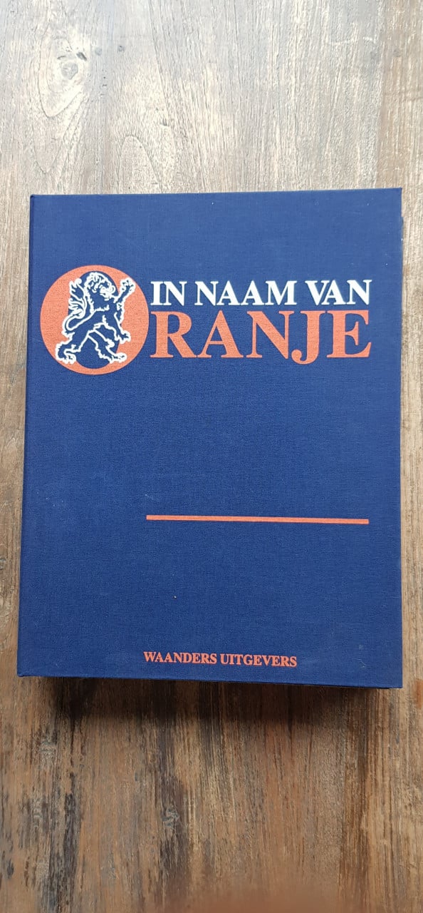 26 nummers 'In naam van Oranje'