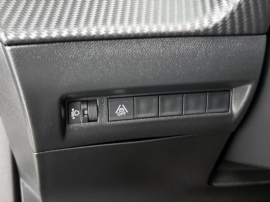 Peugeot 2008 130 pk active pack | rijklaar | apple carplay | camera | stoel