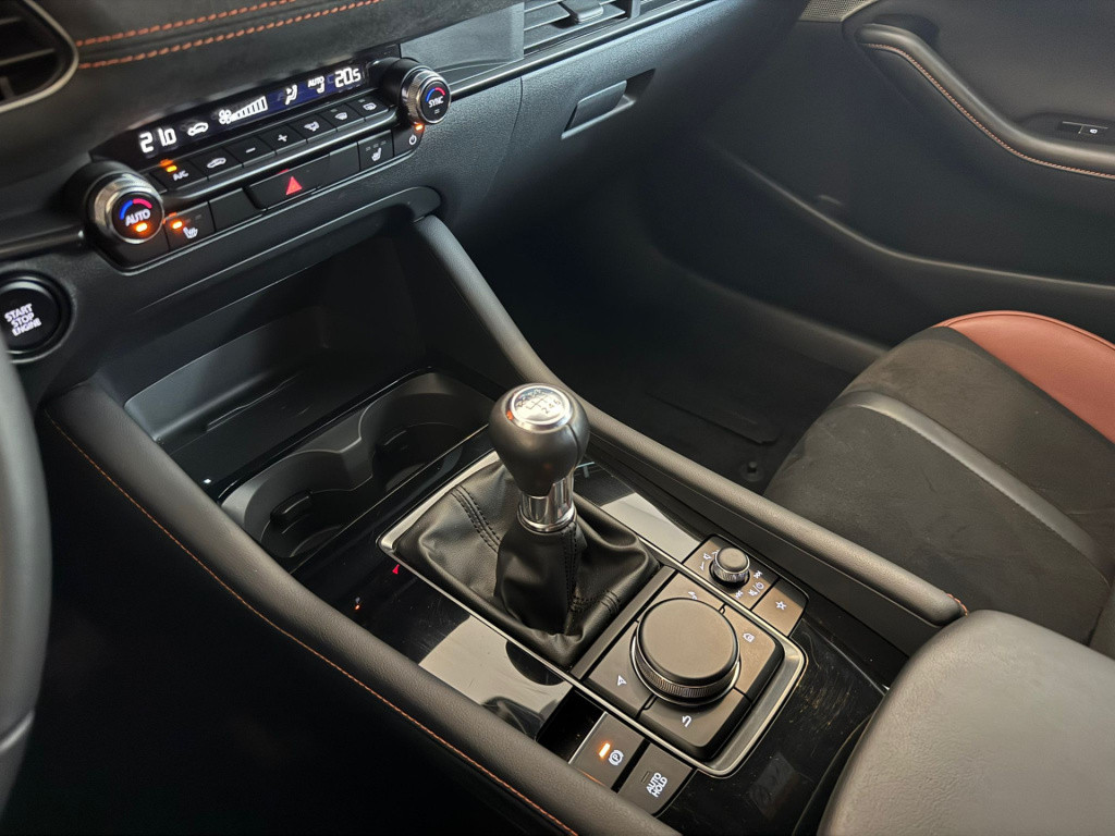 Mazda 3 2.0 e-skyactiv-g m hybrid 122 homura