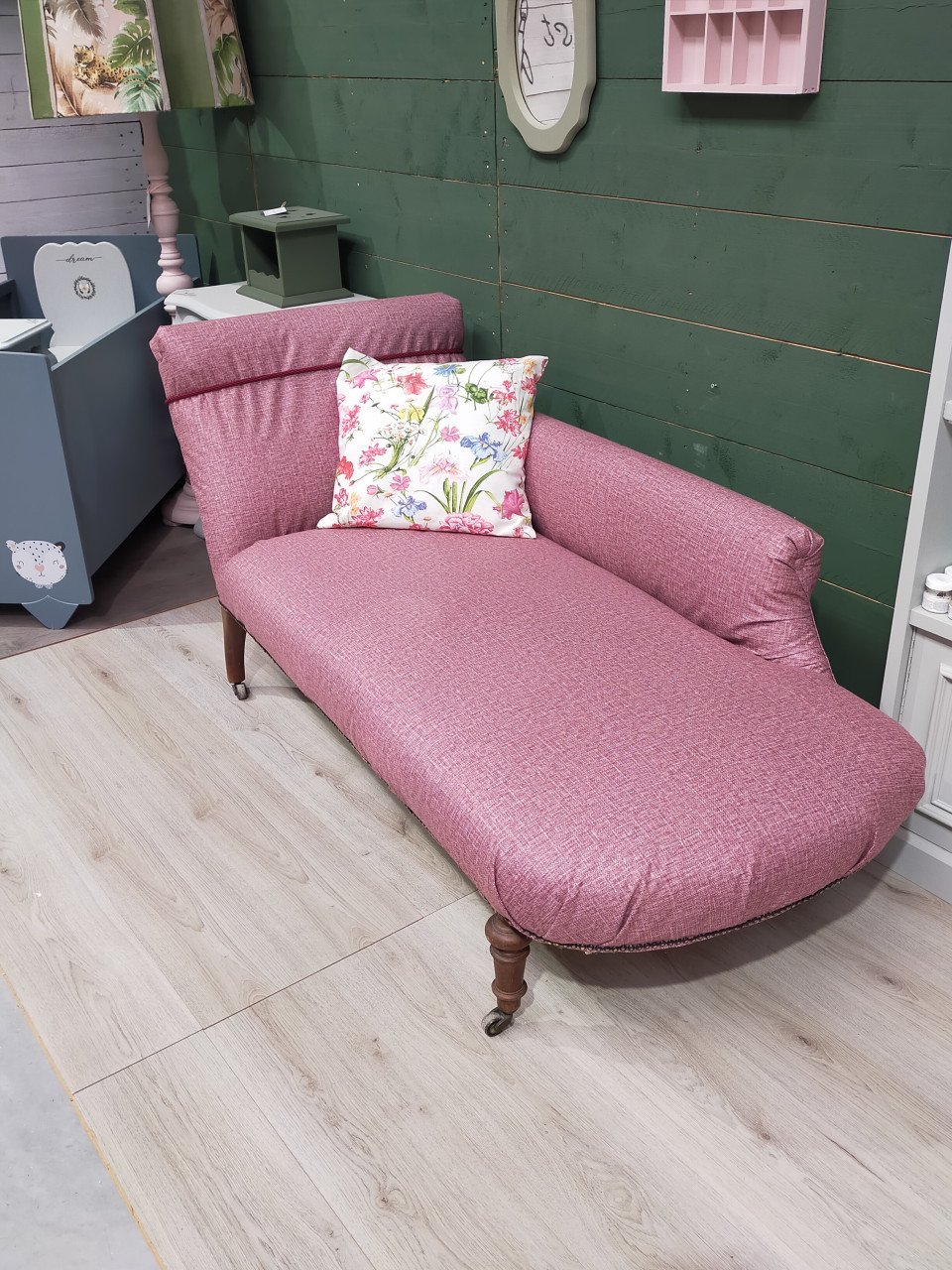 Chaise longue, nieuw bekleed!