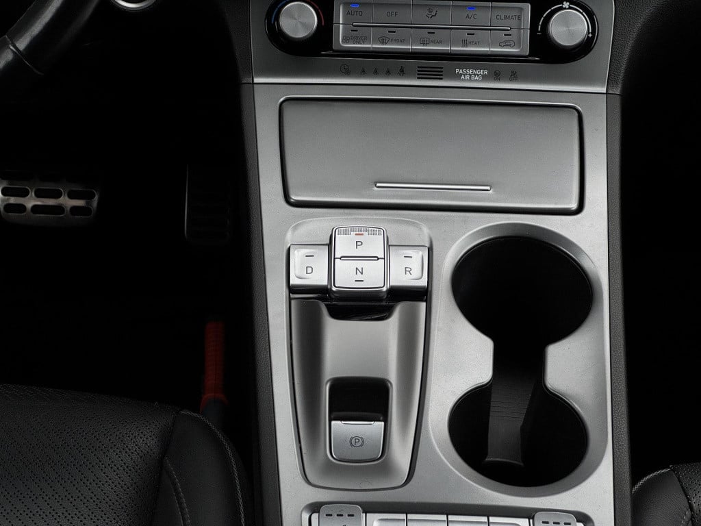 Hyundai Kona ev premium 64 kwh 3-fase lader | navigatie | stoelventilatie +