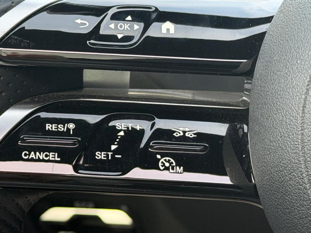 Mercedes-Benz C-Klasse estate 300 e amg line l panoramadak l led l mbux l d