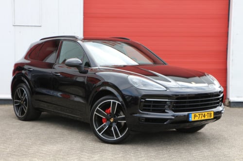 Porsche Cayenne 3.0 340pk trekhaak | all black | 22 inch