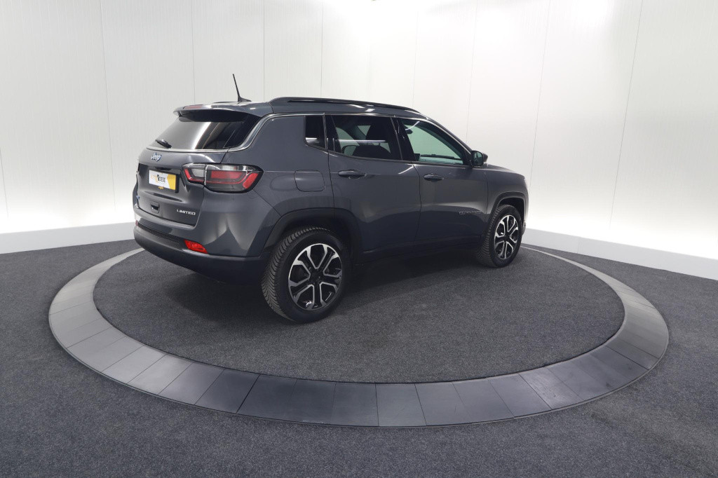 Jeep Compass 4xe 190 plug-in hybrid electric night eagle | camera | apple c