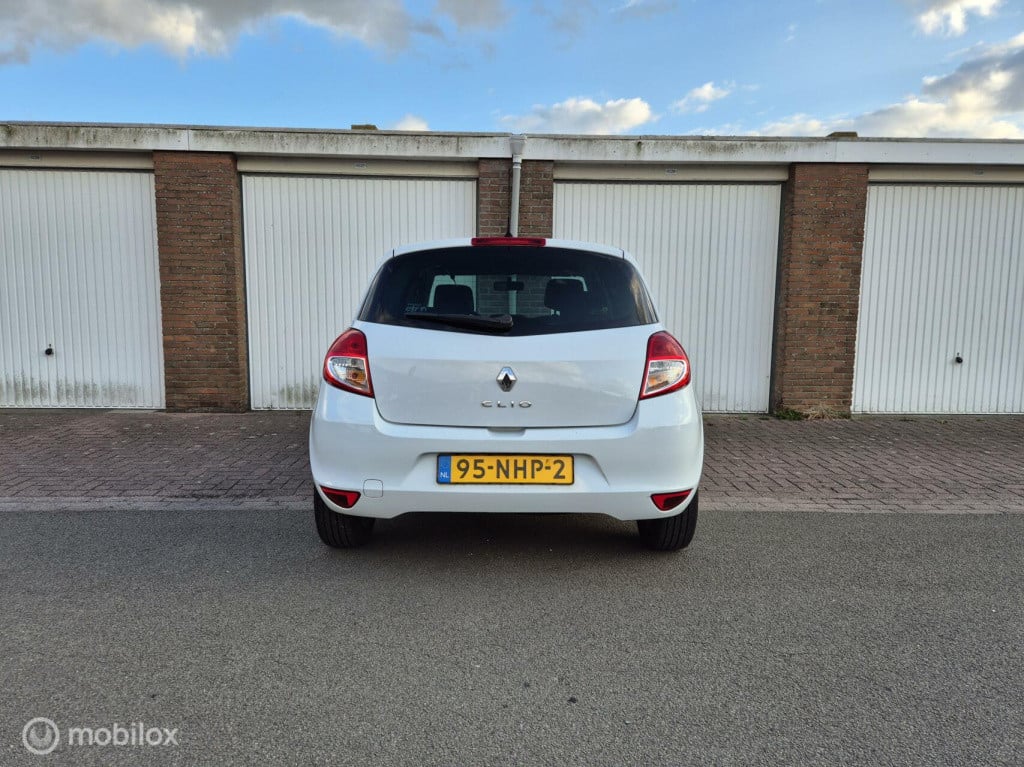 Renault Clio 1.2 authentique/ origineel nl / 5-deurs / cruisecontrol