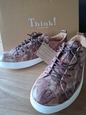 Think! Turna sneakers met bloemmotief maat 39