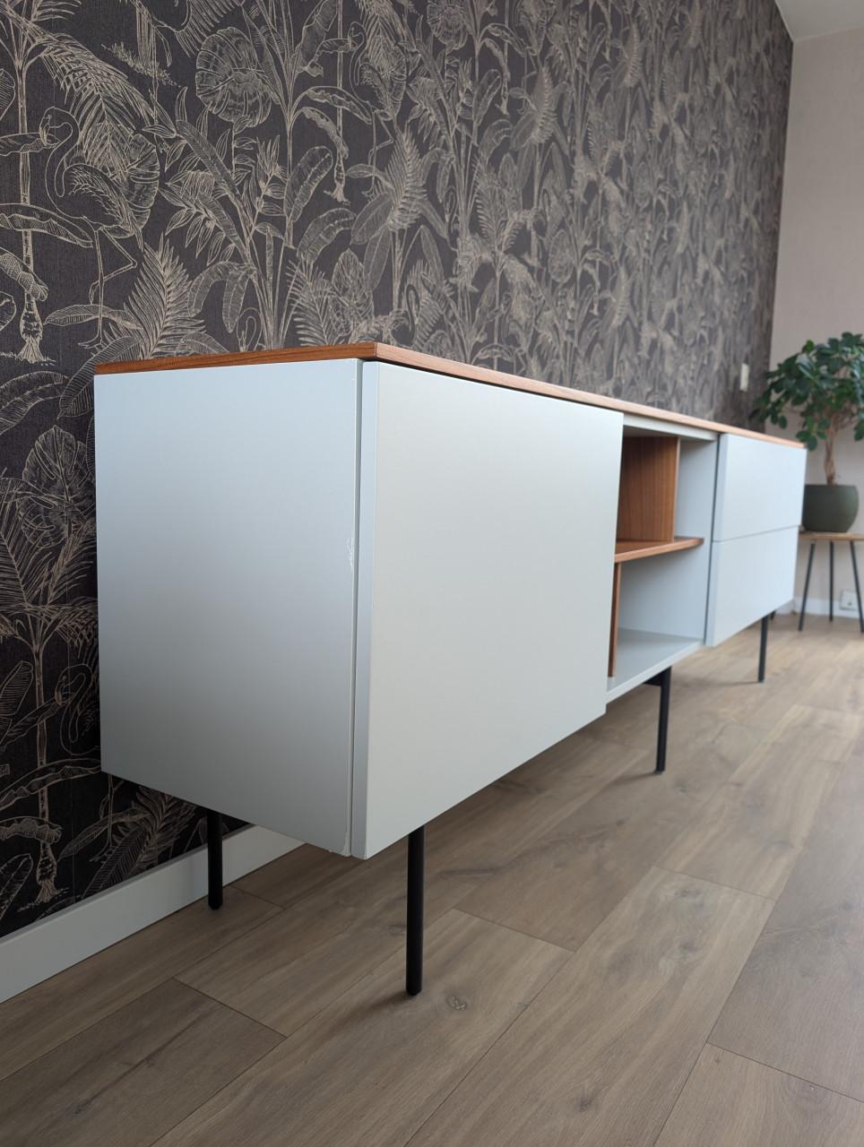 Enzo Luca dressoir kast: 220 x 70 x 41 cm