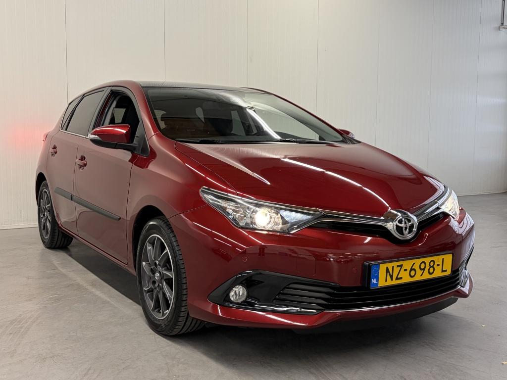Toyota Auris 1.2t volcano edition