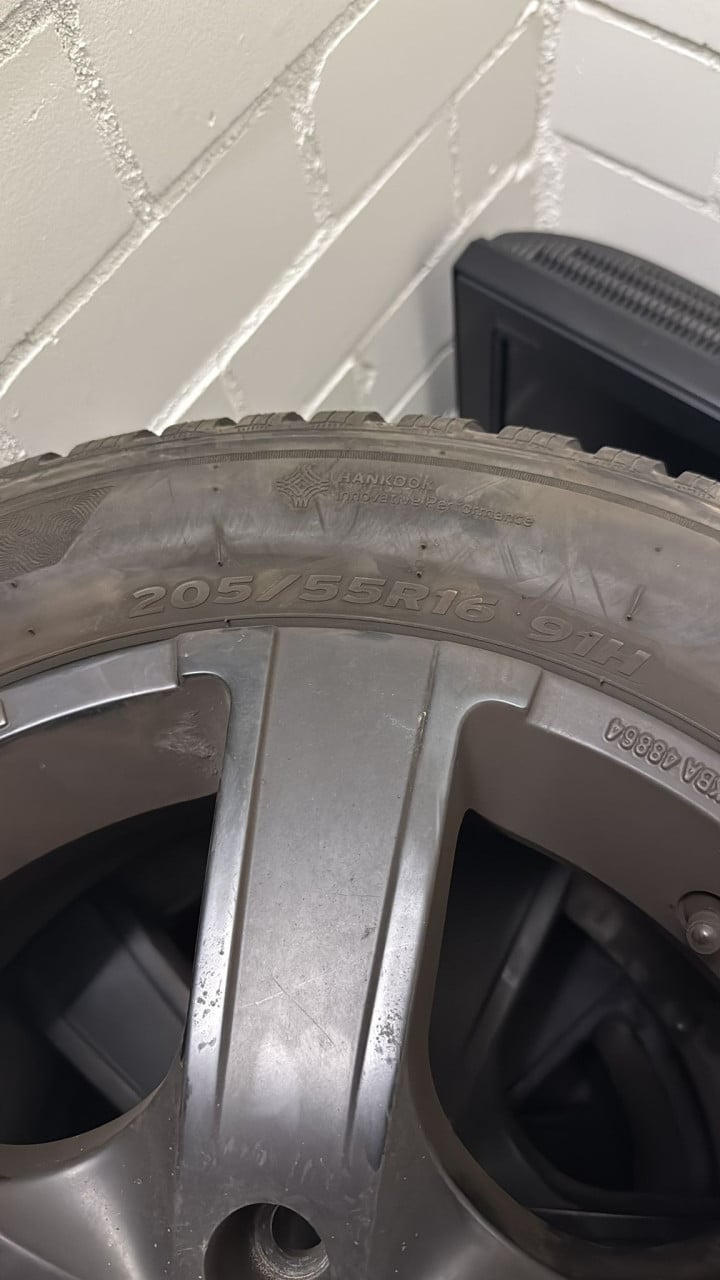 Velgen met banden merk momo 16inch