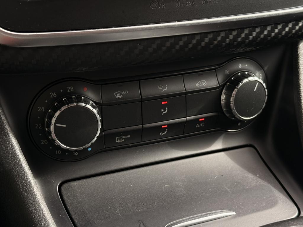 Mercedes-Benz A-Klasse amg 45 4matic | stoelverwarming | kuipstoelen | acht