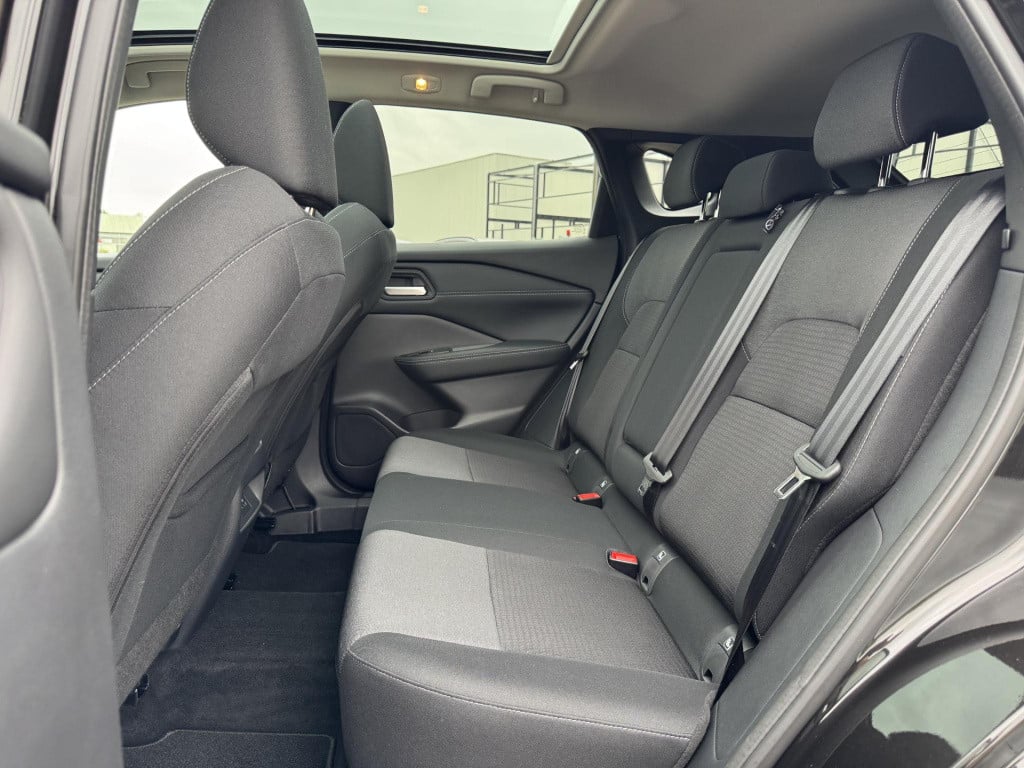 Nissan Qashqai 1.3 mhev xtronic n-connecta design pack | trekhaak | panoram