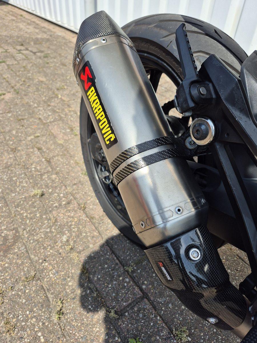 Kawasaki Z800 Akra, stoere naked bike