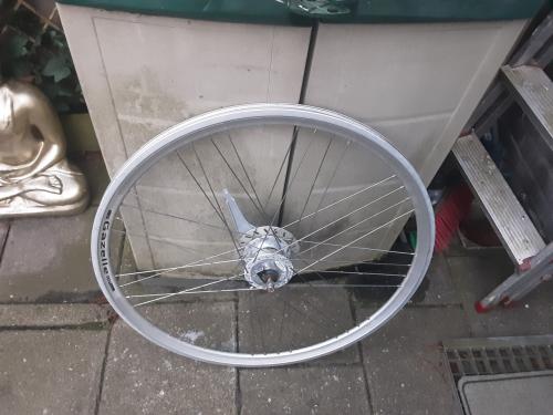 Gazelle 28 inch shimano nexus voorwiel, naafdynamo, rollerbrake rem