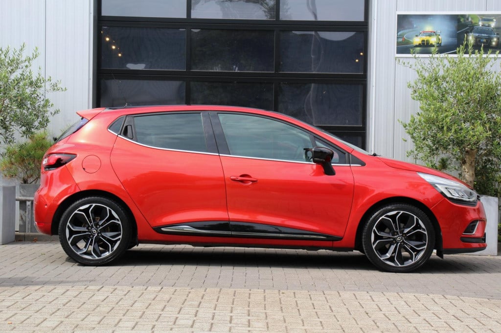 Renault Clio 1.2 tce intens - bose - leder - navi - aut inparkeren - camera