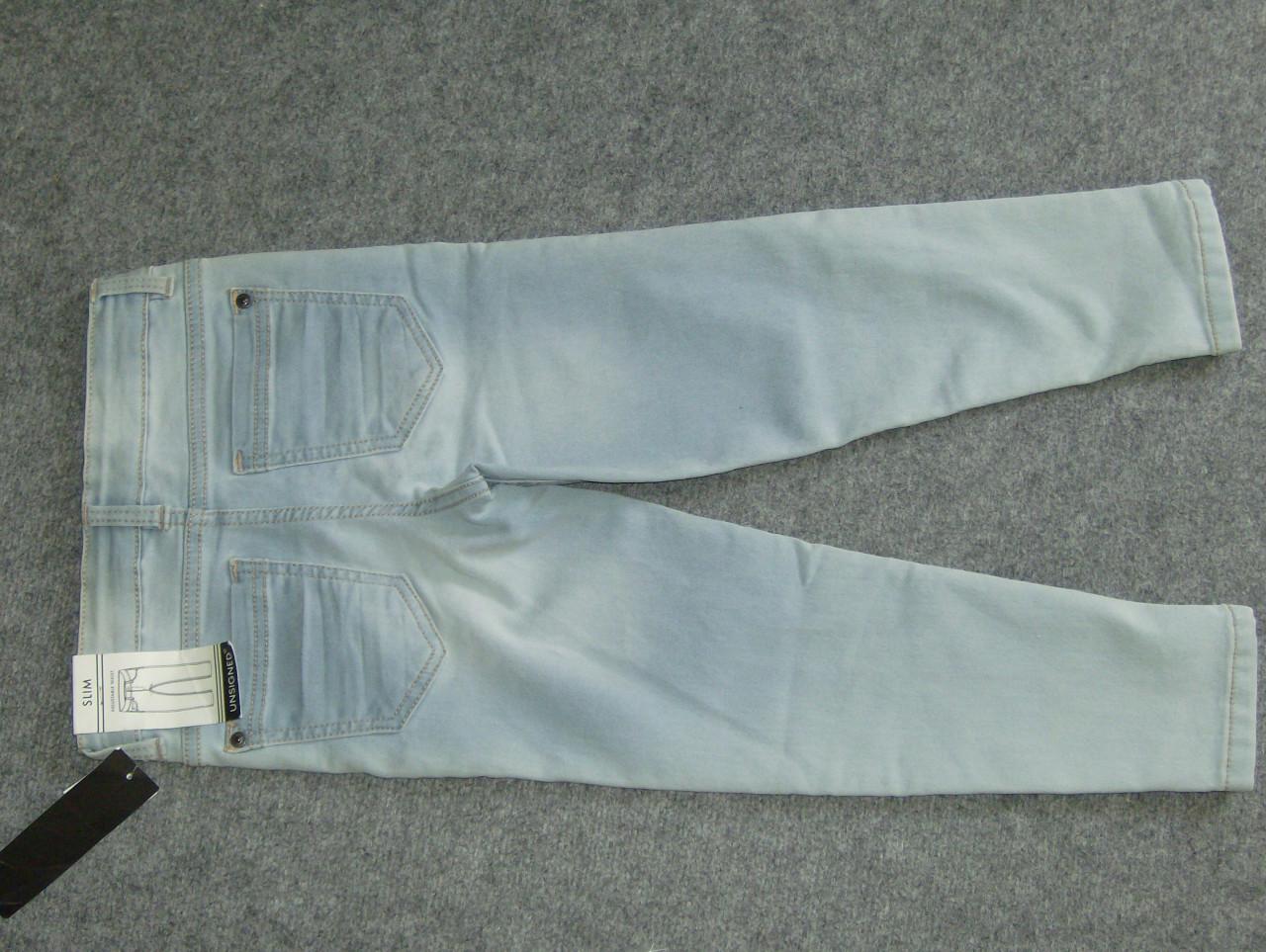 Mooie Jeansbroek 116. Nieuw met kaartjes.