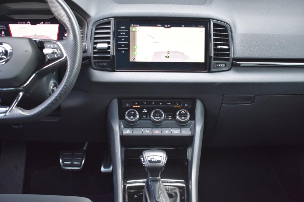Skoda Karoq 1.5 tsi act sportline | panoramadak | canton | dealer onderhoud