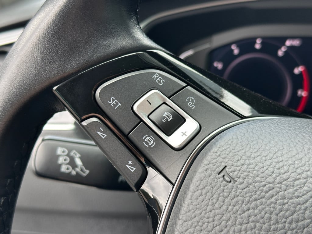 Volkswagen Tiguan 1.5 tsi act 150pk r-line | virtual cockpit | camera | erg