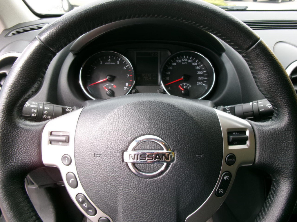 Nissan Qashqai 1.6 acenta airco, nav., camera, trekhaak, pdc