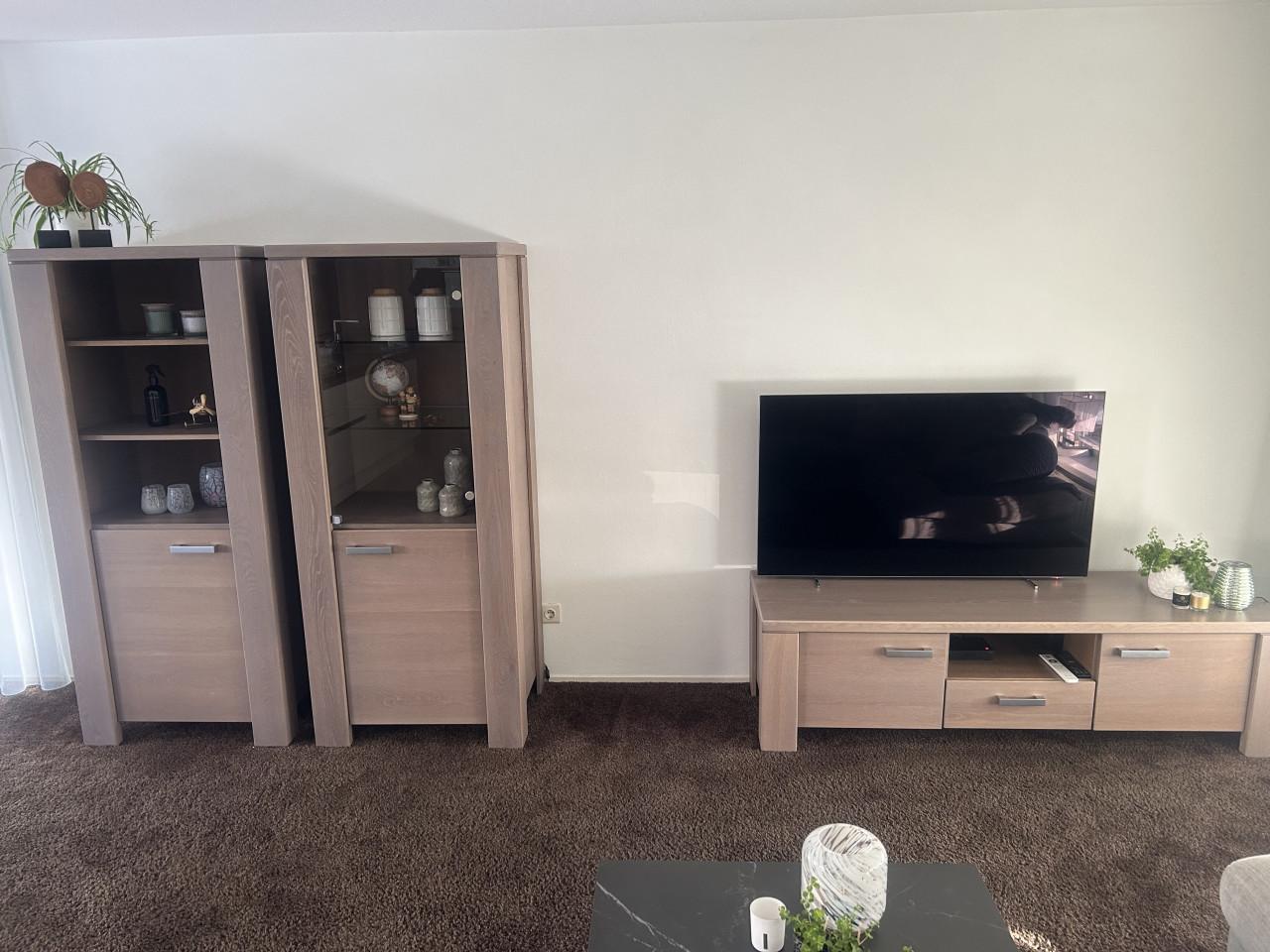 Tvmeubel met vitrine kasten