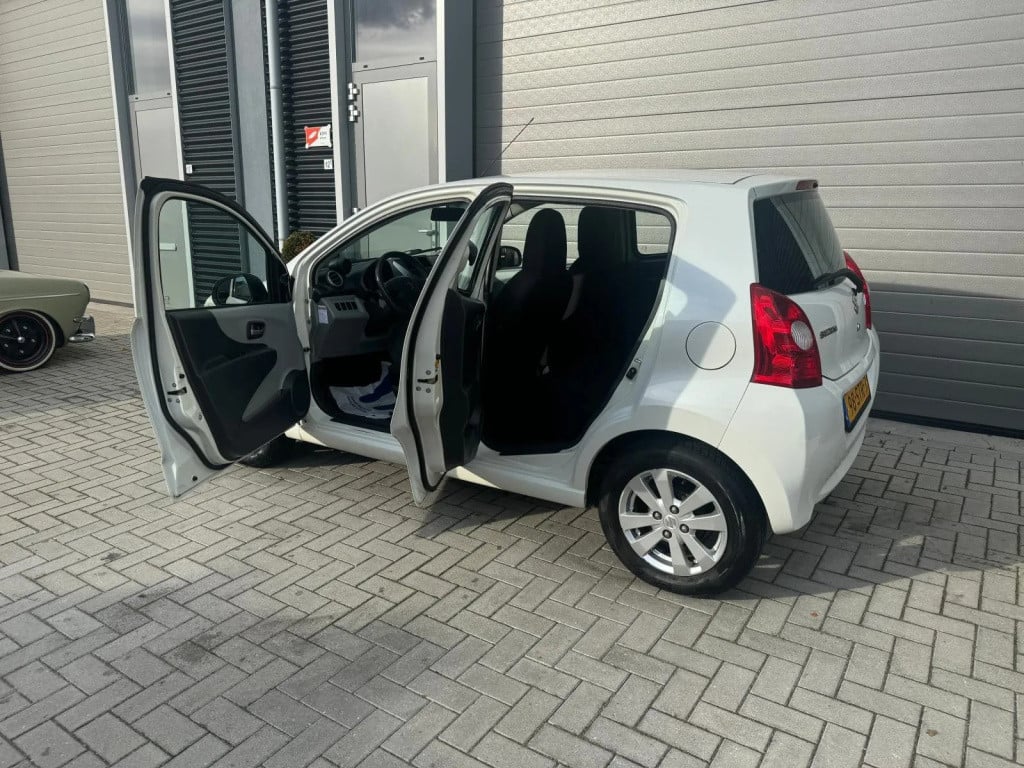 Suzuki Alto 1.0 exclusive