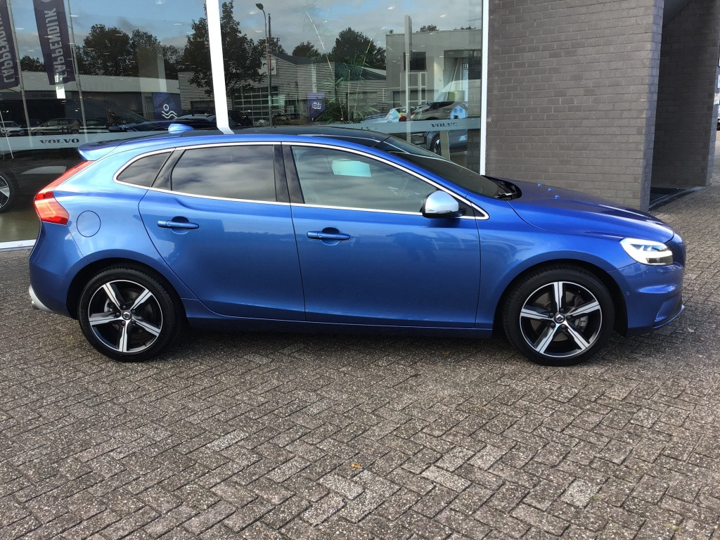 Volvo V40 1.5 t3 polar+ sport leder panoramadak harman kardon camera