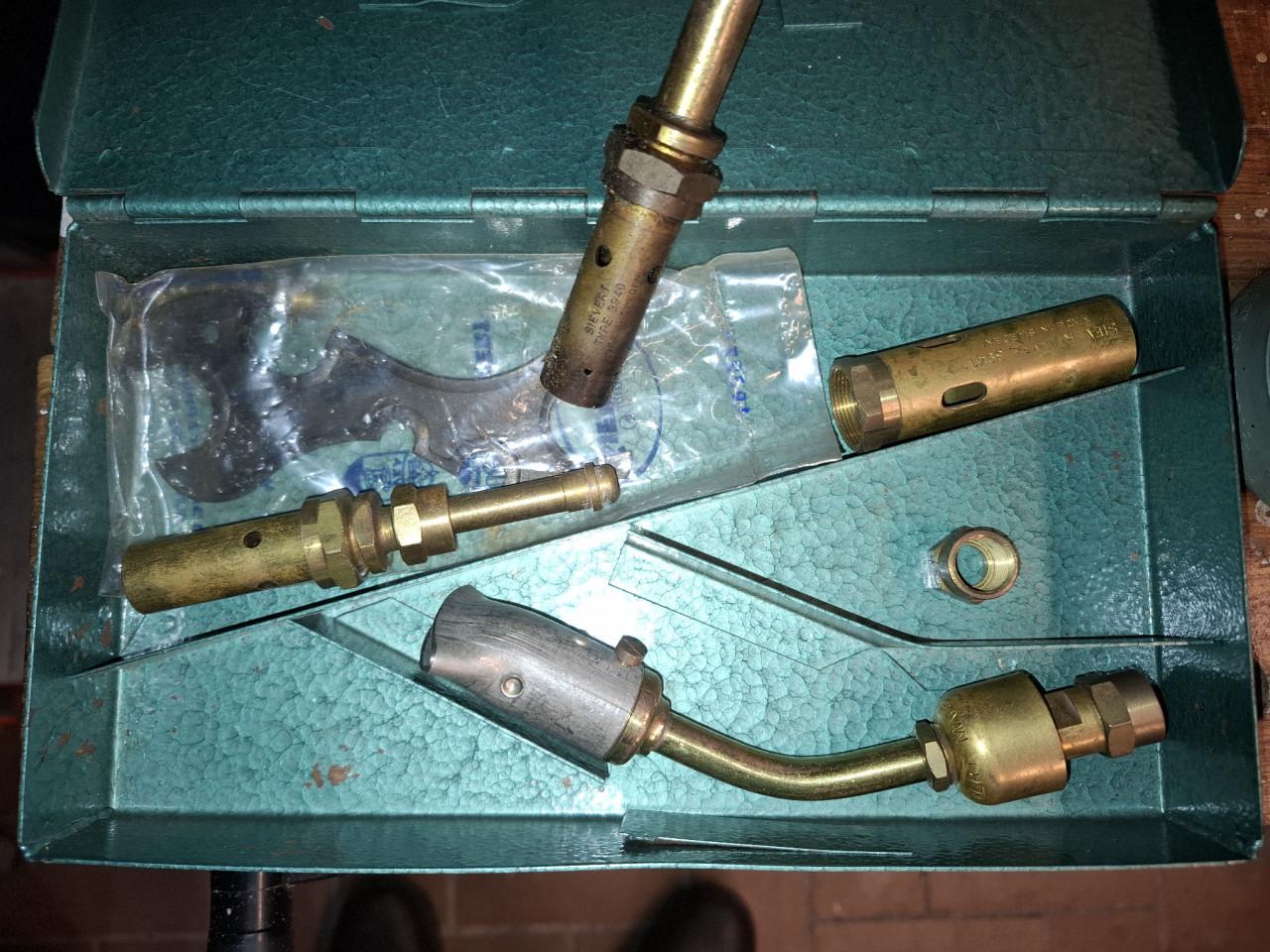 Sievert karwei flesje met complete set branders en een soldeerbout