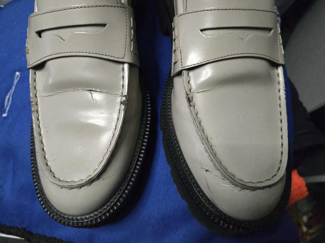 Closed" Cream Leather Lug-Sole Penny Loafer Maat 40