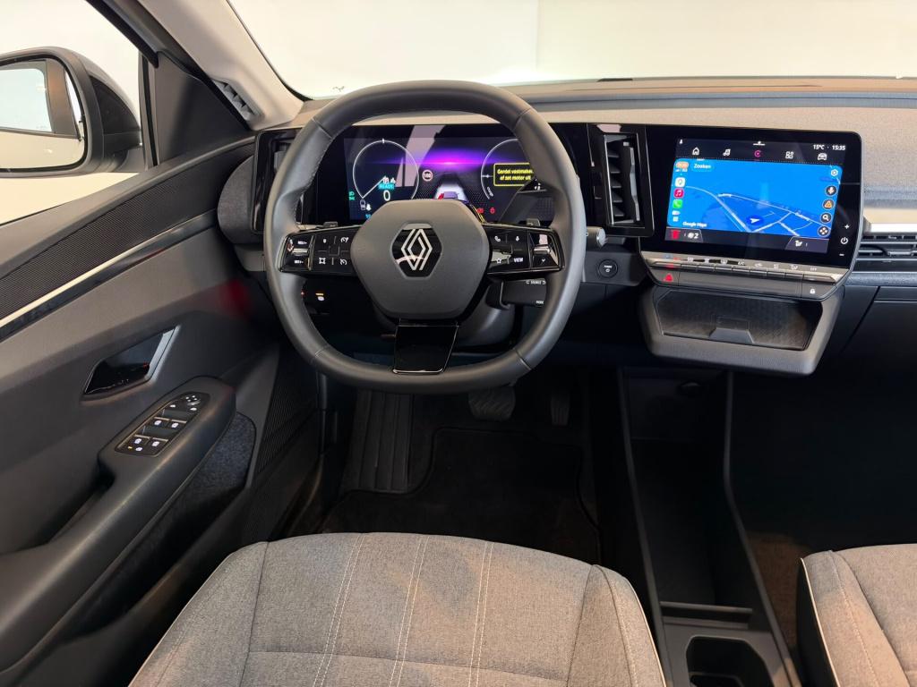 Renault Megane E-tech ev40 standard charge equilibre