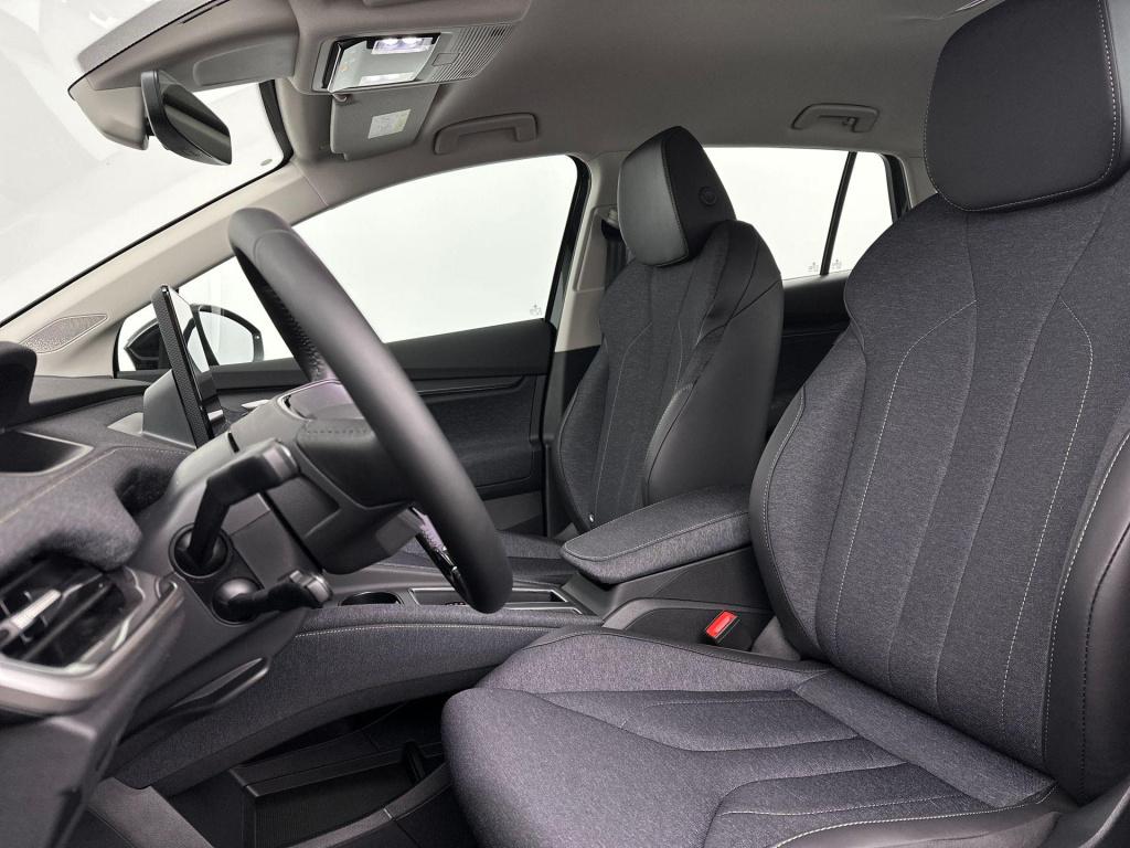 Skoda Elroq business edition elektromotor 150 kw / 204 pk suv