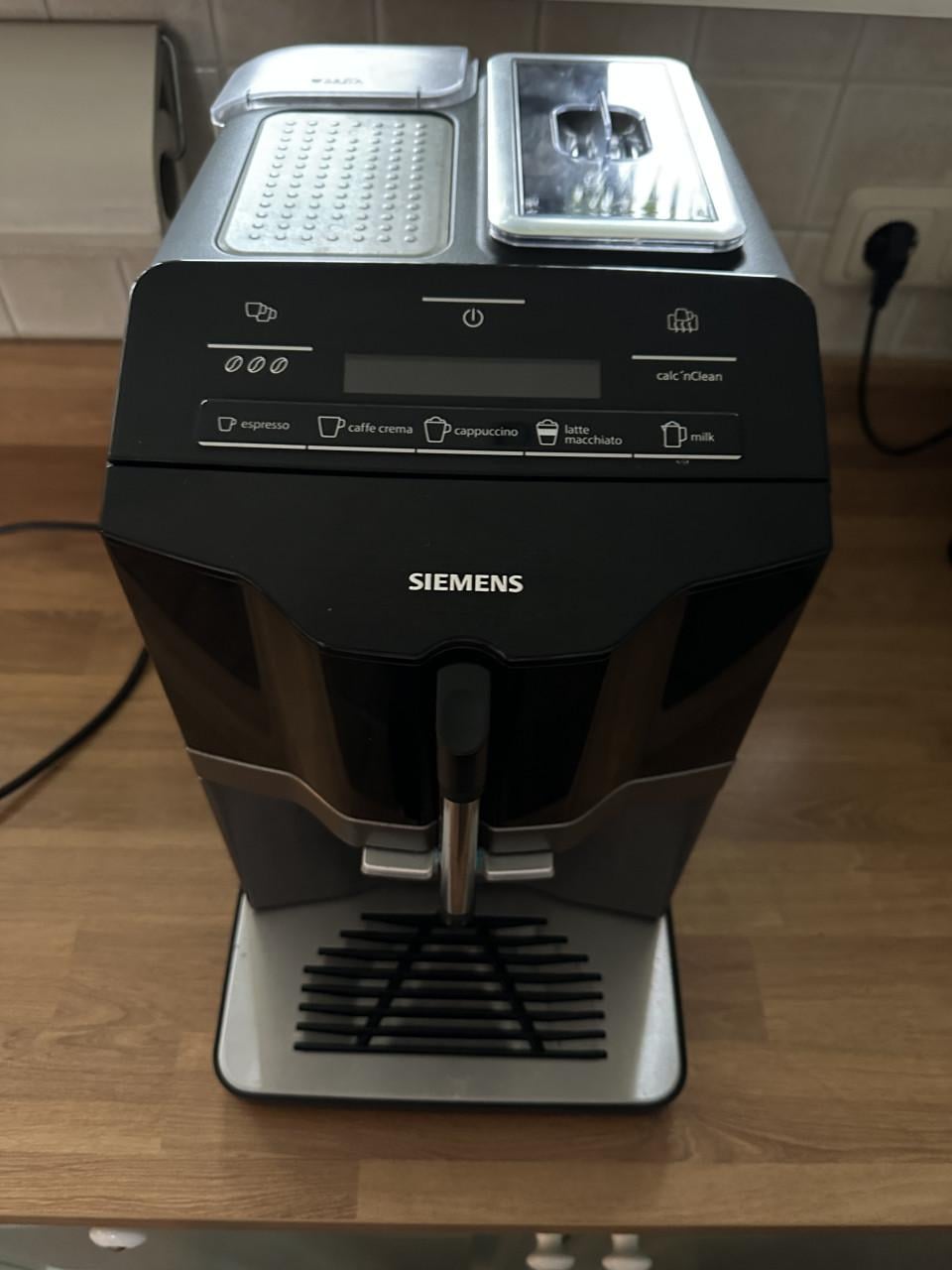 Koffie machine (Siemens). (  Gereserveerd  )