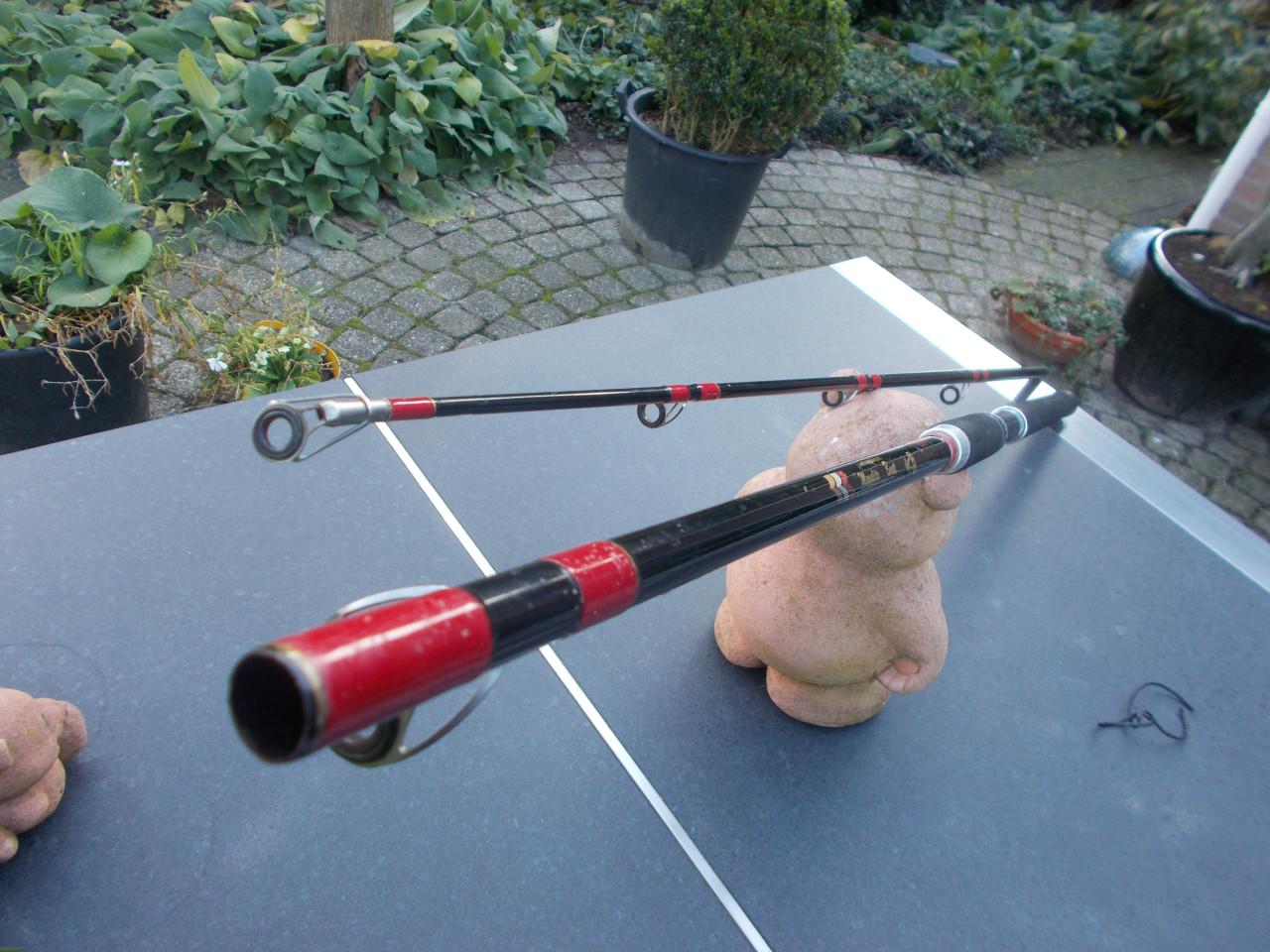 Fraaie tweedelige boothengel "DAM MEGALITE BOAT, lengte 240 cm w.g. 500 gr