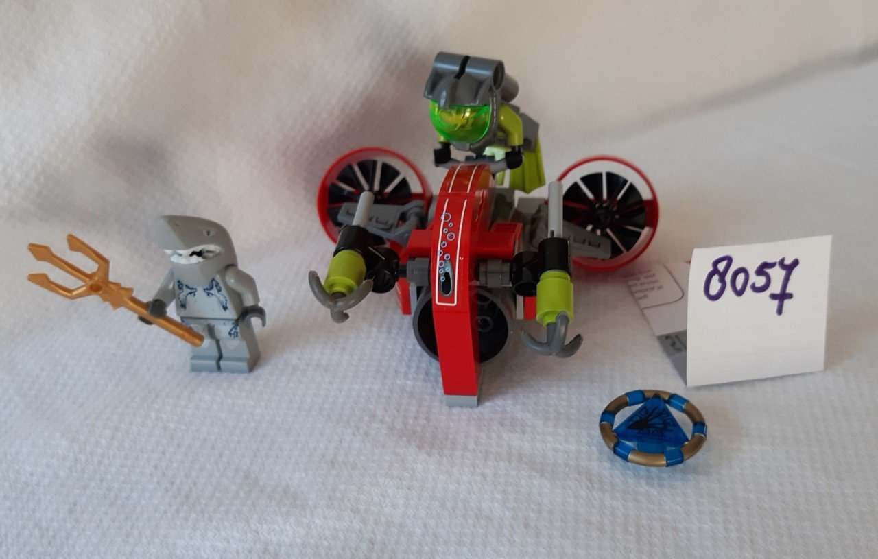 LEGO Atlantis 8057: Slag bij het scheepswrak  2 figuren.