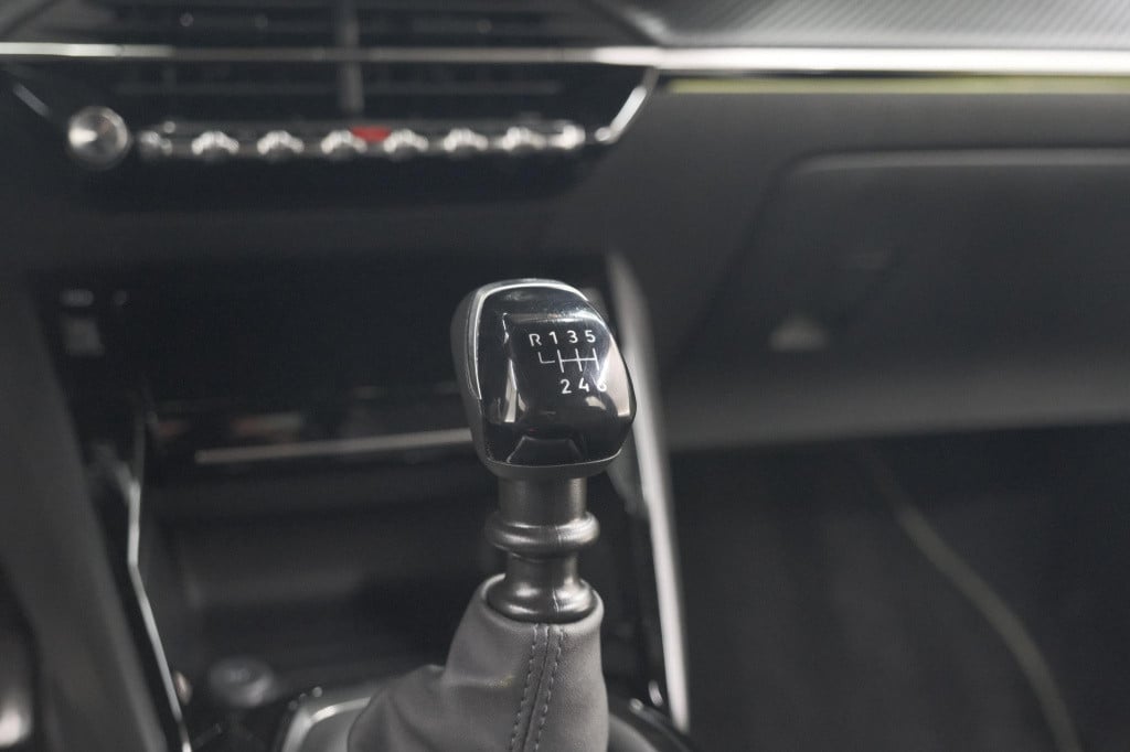 Peugeot 208 puretech 100 gt | camera | apple carplay | parkeersensoren